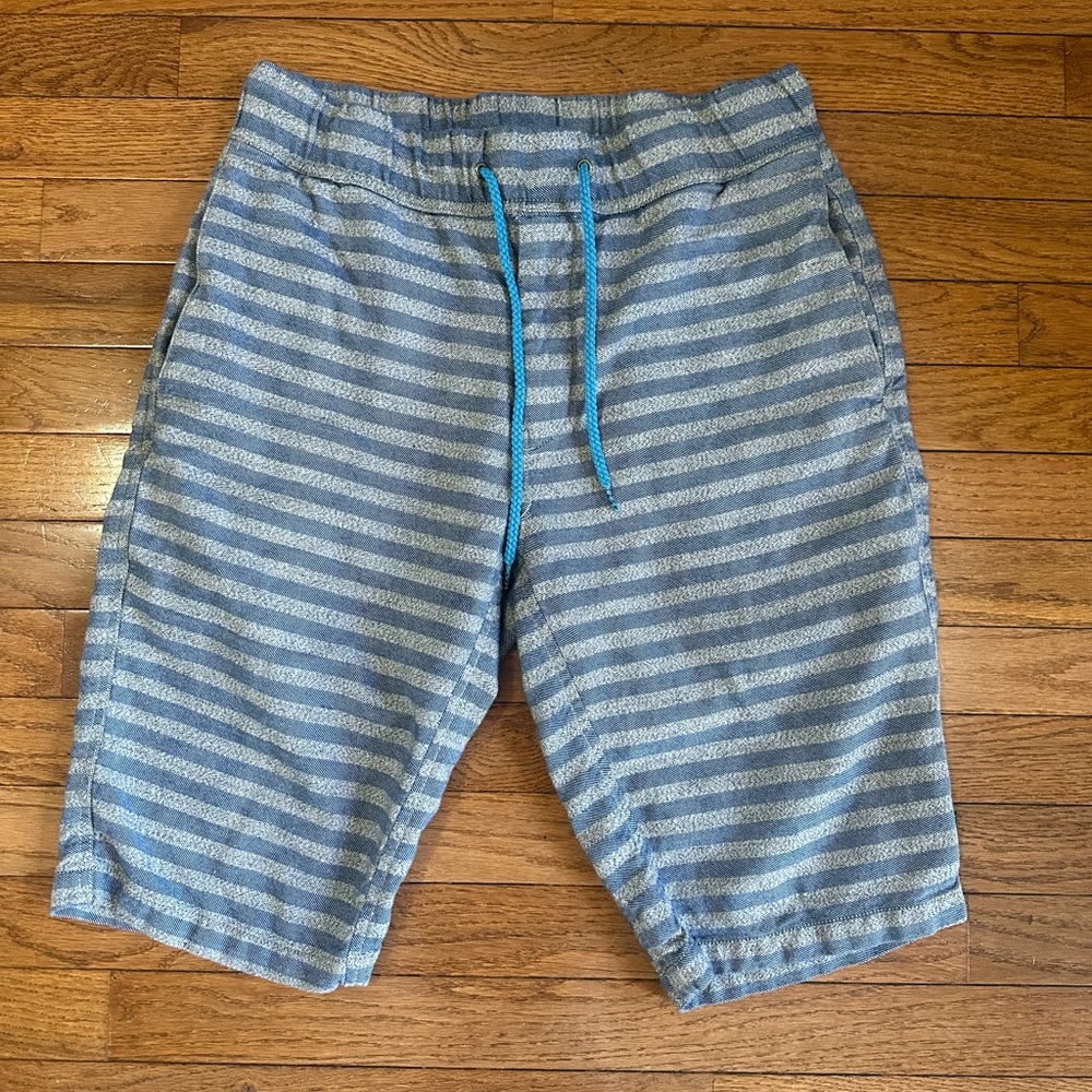 Mens Kavu shorts size medium